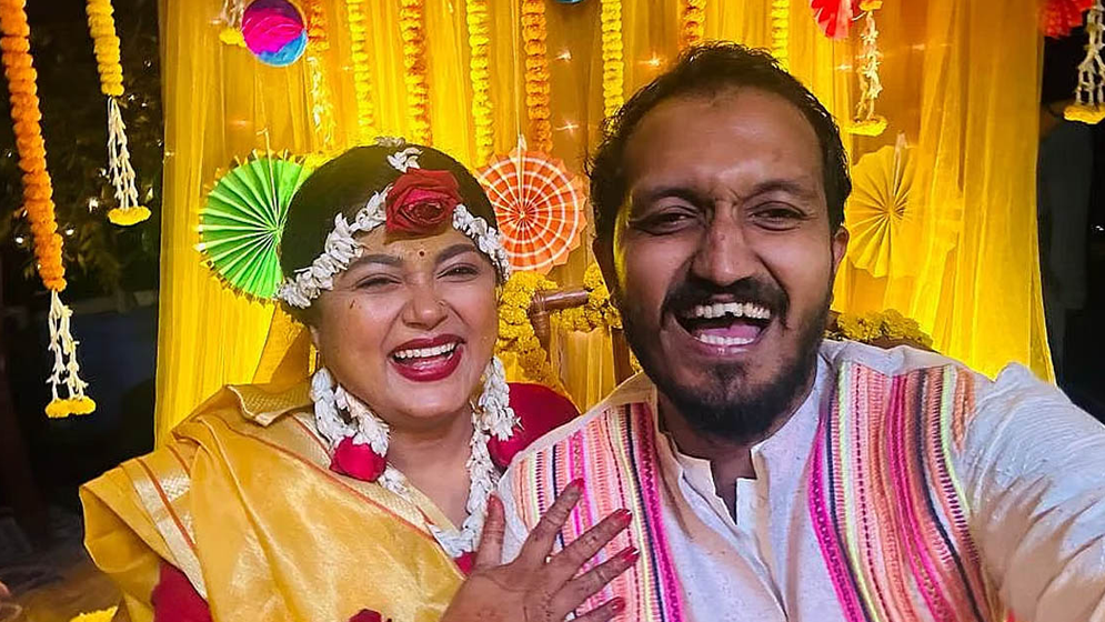 সংসার ভাঙল অভিনেত্রী মৌসুমী হামিদের