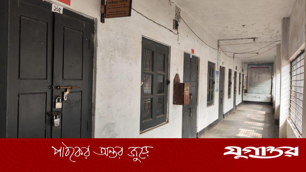 চিলমারীতে ঈদের পর প্রথম কার্য দিবসে তালাবদ্ধ সরকারি অফিস, জনসেবায় ব্যাঘাত