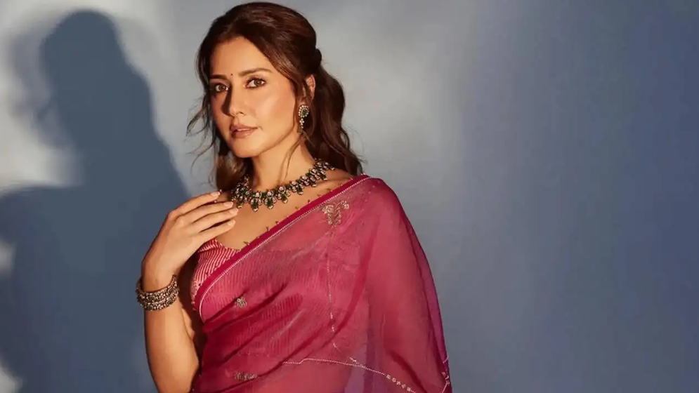 ‘ফারজি ২’ নিয়ে ফিরছেন রাশি খান্না