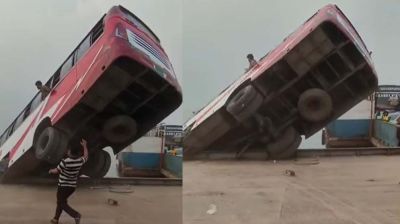 পদ্মায় ডুবে যাওয়া সেই বাসের রেজিস্ট্রেশন স্থগিত, মালিককে তলব