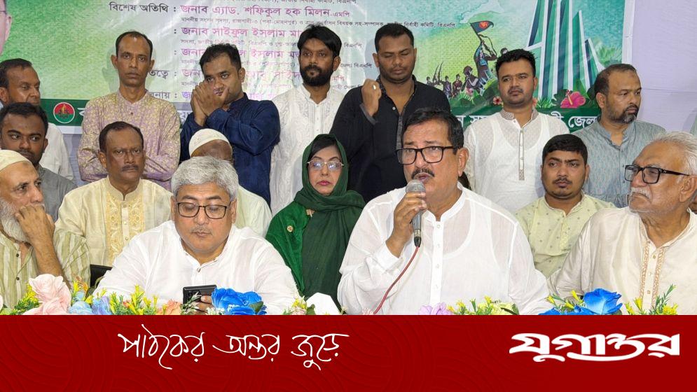 ভূমিমন্ত্রী মিনুর অভিযোগ: হেলমেটবাহিনী এখন গুপ্তবাহিনীতে রূপান্তরিত