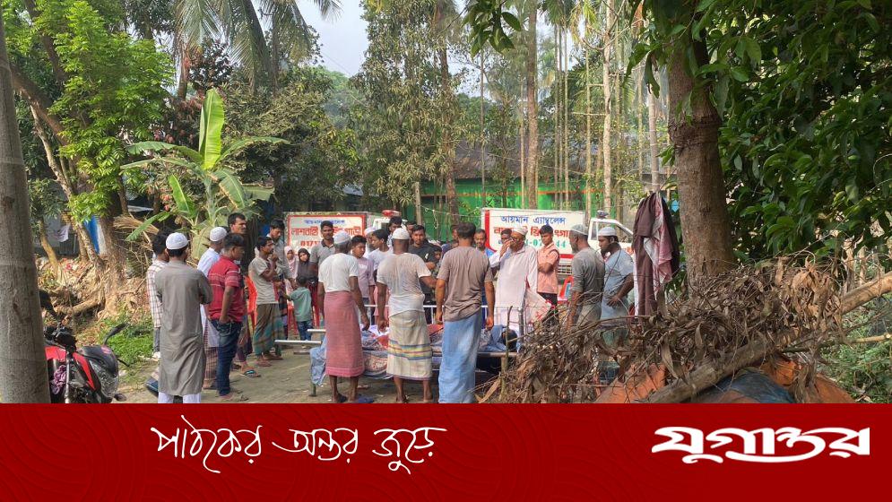 সড়ক দুর্ঘটনায় নিহত মাদ্রাসা শিক্ষক ও পরিবারের দাফনের অপেক্ষায় লক্ষ্মীপুর