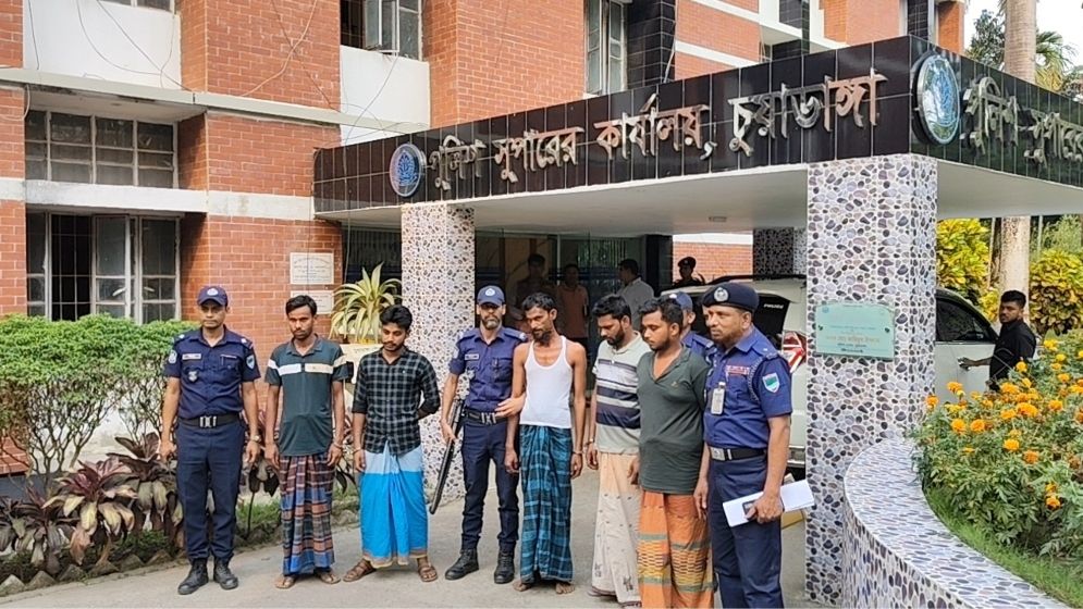 চুয়াডাঙ্গায় নারীর সহযোগিতায় সংঘবদ্ধ ধর্ষণ, গ্রেফতার ৬