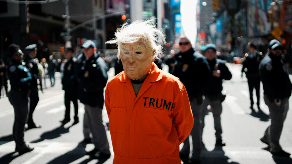 ট্রাম্পবিরোধী ‘নো কিংস’ আন্দোলনে উত্তাল যুক্তরাষ্ট্র, দেখুন ছবিতে