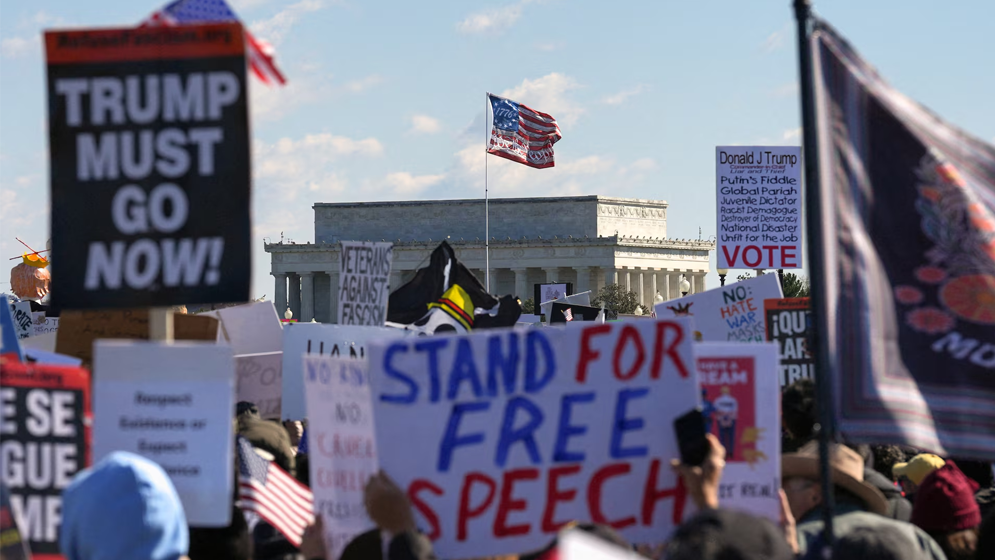 ট্রাম্পবিরোধী ‘নো কিংস’ আন্দোলনে উত্তাল যুক্তরাষ্ট্র, দেখুন ছবিতে