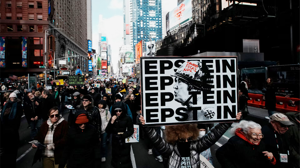 ট্রাম্পবিরোধী ‘নো কিংস’ আন্দোলনে উত্তাল যুক্তরাষ্ট্র, দেখুন ছবিতে