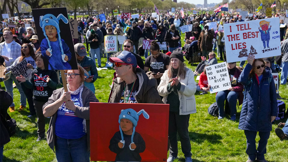 ট্রাম্পবিরোধী ‘নো কিংস’ আন্দোলনে উত্তাল যুক্তরাষ্ট্র, দেখুন ছবিতে