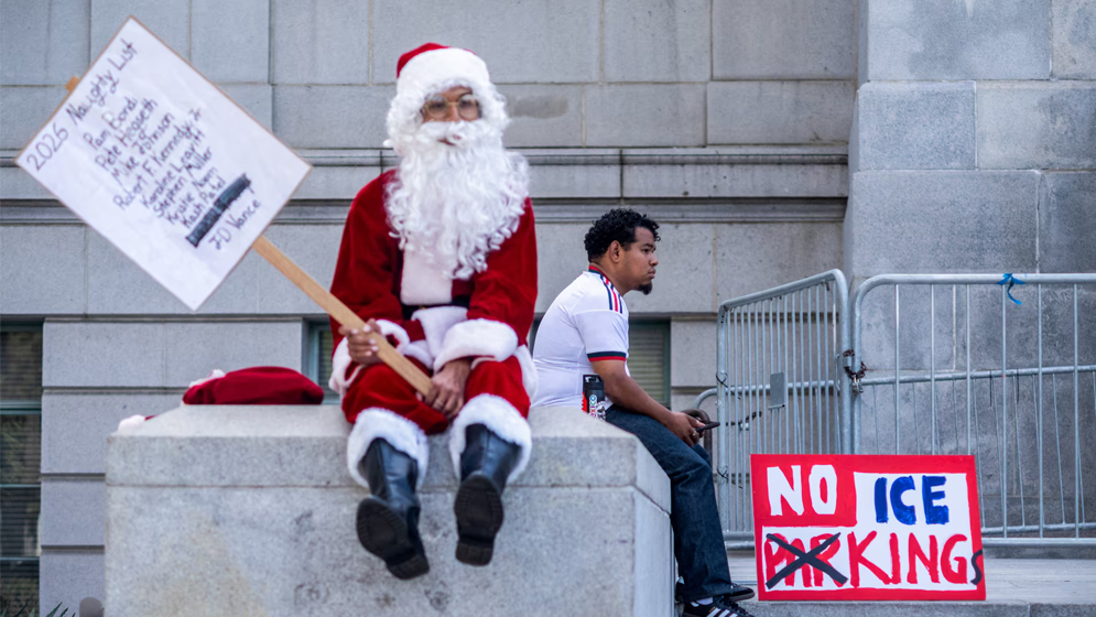 ট্রাম্পবিরোধী ‘নো কিংস’ আন্দোলনে উত্তাল যুক্তরাষ্ট্র, দেখুন ছবিতে