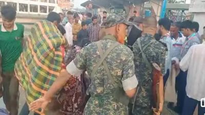 পটুয়াখালীতে ৫ লঞ্চ থেকে শতাধিক তোশক জব্দ