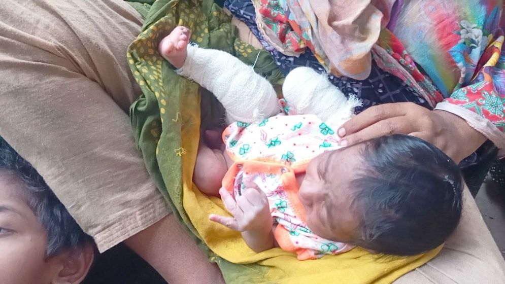 নেশাগ্রস্ত মা-বাবার নিষ্ঠুরতা