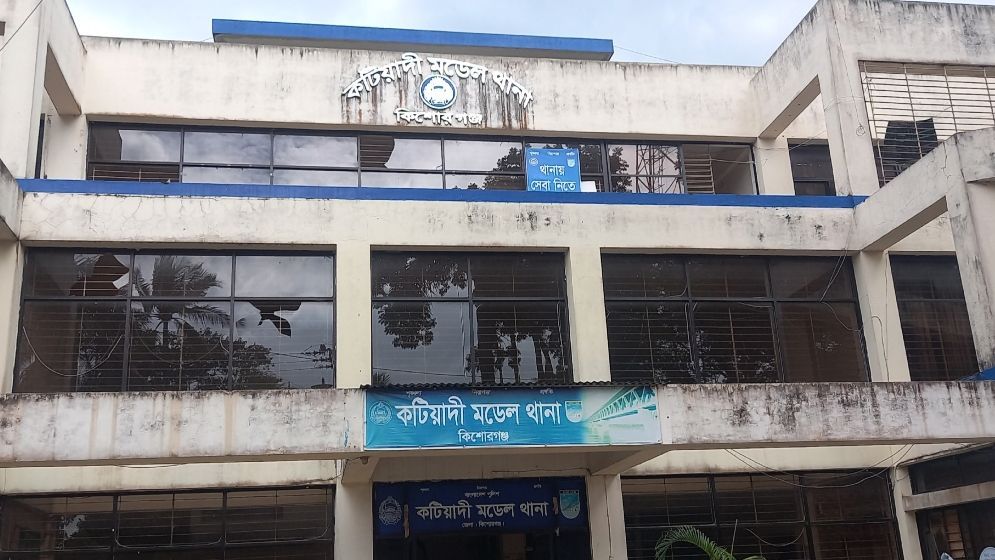 পুলিশ যেখানে ব্যর্থ, জনতার ক্ষোভ সেখানে বিস্ফোরণ