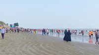 কুয়াকাটায় পর্যটকদের টার্গেট করে গলাকাটা বাণিজ্য