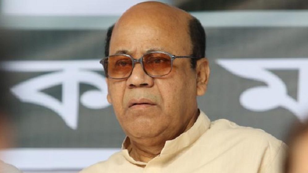 সাবেক মন্ত্রী কামরুল ইসলামের স্বাস্থ্য পরীক্ষা করে প্রতিব…