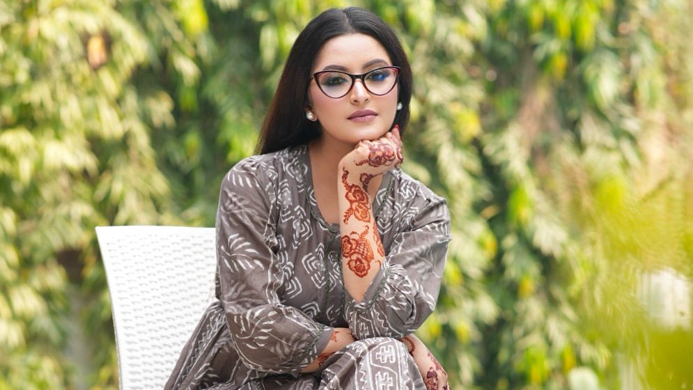 ফেসবুকে পরীমনির কড়া বার্তা