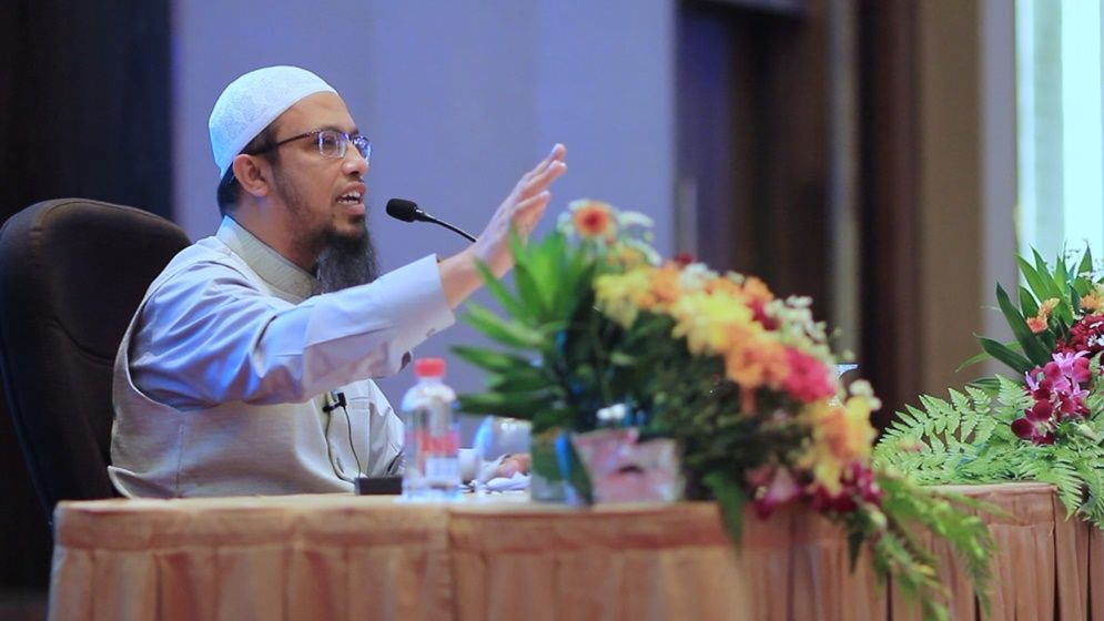 স্বামী বা স্ত্রী পরকীয়ায় লিপ্ত হলে বিয়ে বহাল থাকবে?