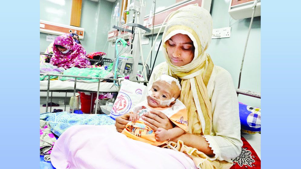 চিকিৎসকের পরামর্শ ছাড়াই খাওয়ানো হচ্ছে ভিটামিন ‘এ’
