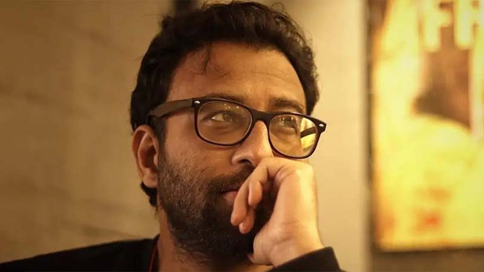 ব্যাংকে টাকা তুলতে গিয়ে নিখোঁজ নির্মাতা