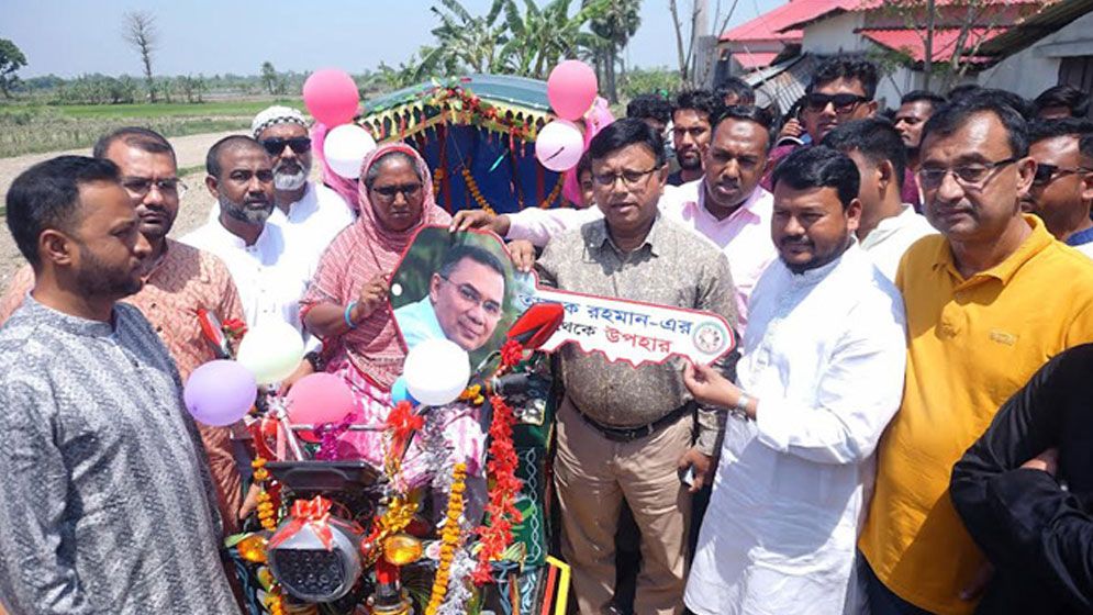 প্রধানমন্ত্রীর উপহারে বদলে গেল টুলি বেগমের জীবন