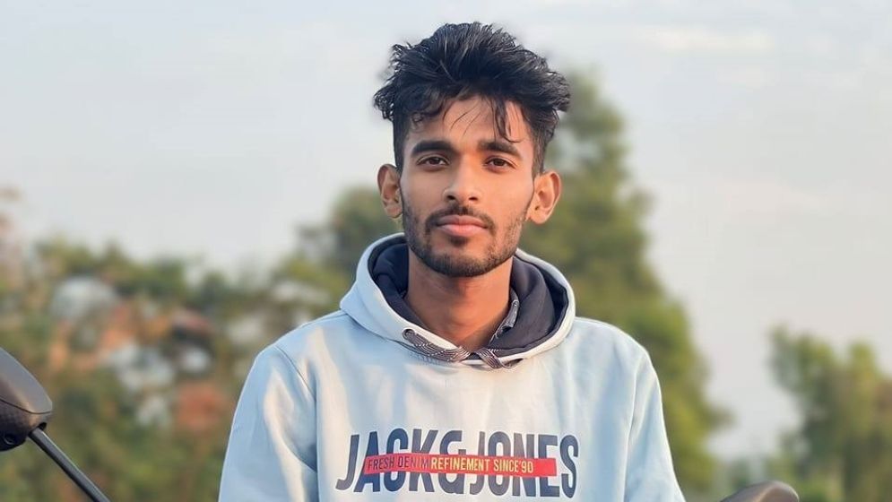 চিকিৎসার জন্য বাবাকে নিয়ে ঢাকা আসার পথে ছেলের মৃত্যু