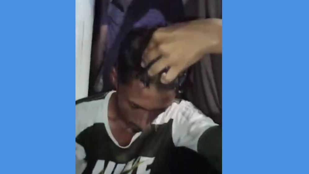 মাদক বিক্রির অভিযোগে যুবকের চুল কেটে দিল জনতা