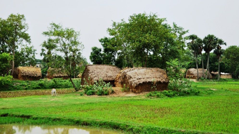 পরিকল্পনাহীন বসতি গ্রামবাংলায় ঝুঁকি বাড়াচ্ছে