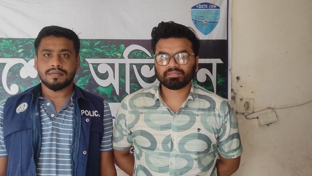 ভাড়াটিয়া গৃহবধূকে শ্লীলতাহানির অভিযোগে ছাত্রশক্তি নেতা গ্রেফতার