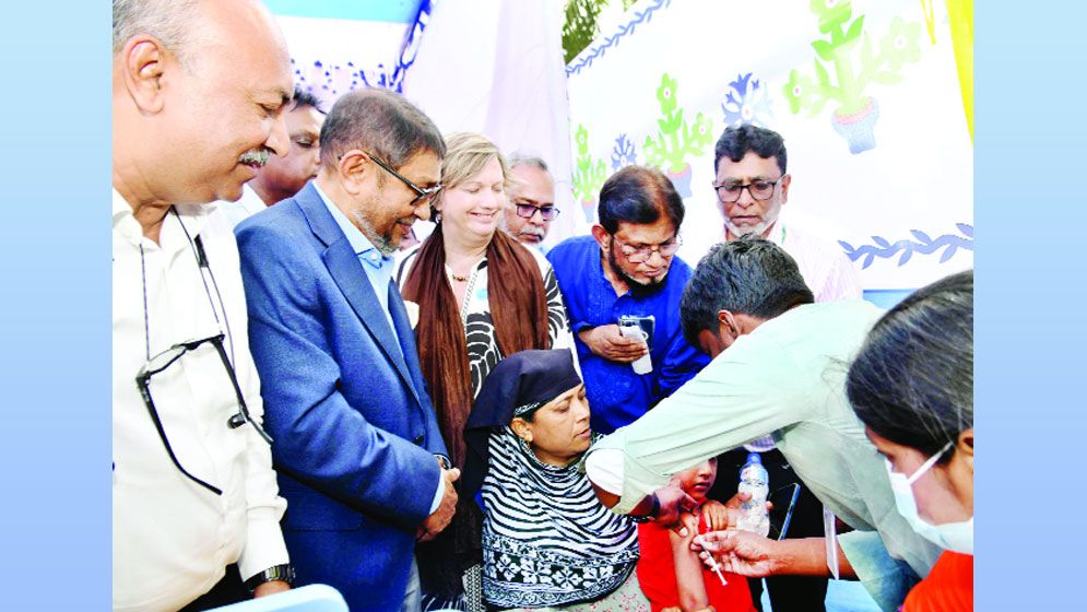 ৩০ উপজেলায় টিকাদান শুরু আরও ১২ শিশুর মৃত্যু