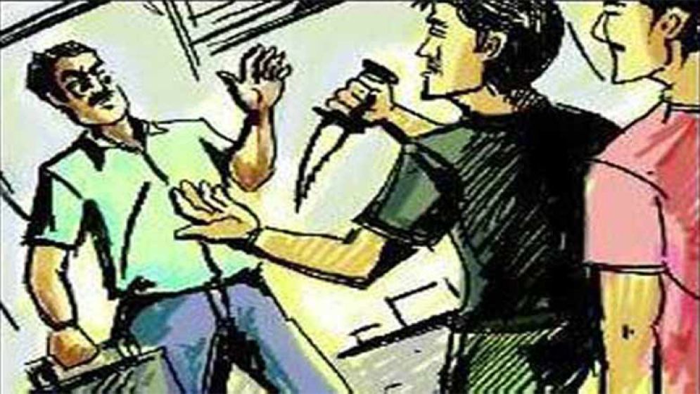 সোনারগাঁয়ে ছিনতাইয়ের প্রতিবাদ করায় ৮ জনকে কুপিয়ে জখম