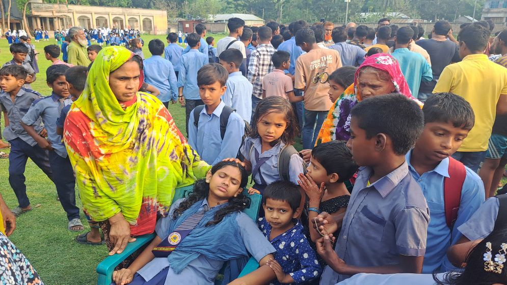 ছুরি হাতে স্কুলের ভেতর বিএনপি নেতার ছেলে, অতঃপর...