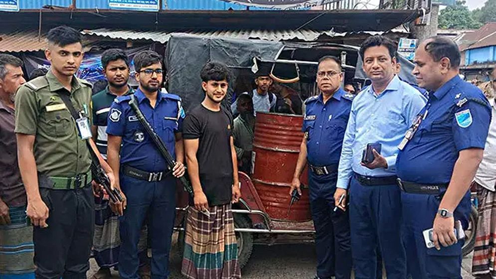 ফরিদপুরে ৪৬০০ লিটার ডিজেল মজুত রেখে পাম্প বন্ধ, জরিমানা