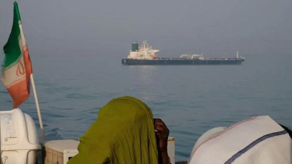 হরমুজে ডুবতে পারে মার্কিন ডলারের আধিপত্য