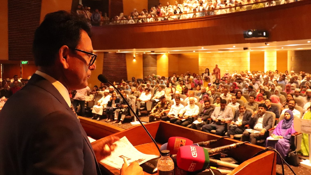 রাজধানীর শিক্ষাপ্রতিষ্ঠানে অনলাইন ক্লাশ চালুর পরিকল্পনা সরকারের, শিক্ষার্থীরাও আগ্রহী