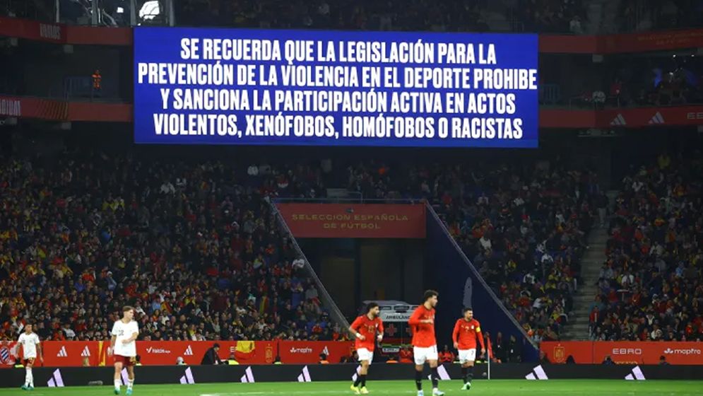 মুসলিমবিদ্বেষী স্লোগান দেওয়ায় ফিফার শাস্তির মুখে স্পেন