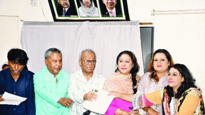 নয়াপল্টনে ভিড় প্রথম দিন ৫৪৪ ফরম বিক্রি