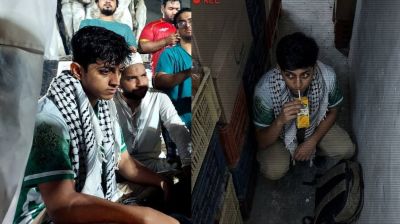 ‘ঢাবিতে অনশনরত শিক্ষার্থীর জুস পান’—ছবিটির বিষয়ে যা জানা গেল