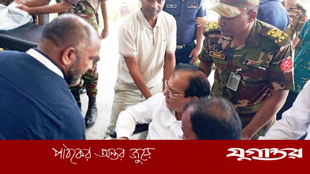 ত্রাণমন্ত্রী আসাদুল হাবিব দুলুকে এয়ার অ্যাম্বুলেন্সে ঢাকায় এনে হাসপাতালে ভর্তি