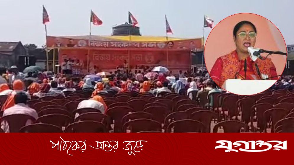 নির্বাচনি প্রচারে ফাঁকা মাঠের মুখোমুখি দিল্লির মুখ্যমন্ত্রী রেখা গুপ্ত