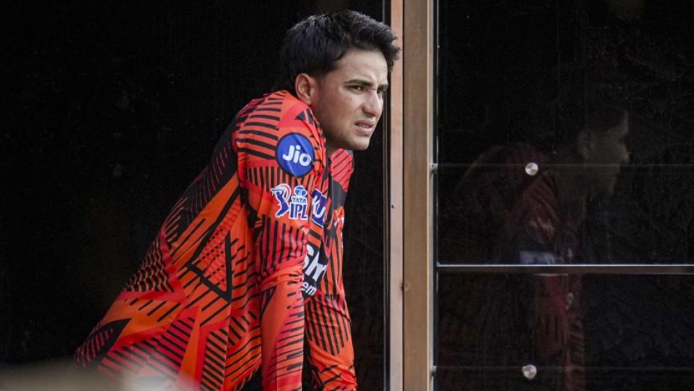 যে রেকর্ড চাননি ভারতীয় তারকা