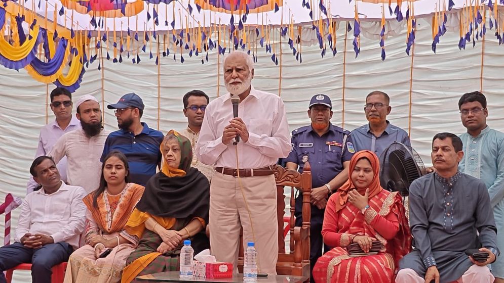 কাজ করার আগে যদি চান্দাবাজি আরম্ভ করেন, ঠিকাদার তো ভাগবে: ত্রাণ প্রতিমন্ত্রী