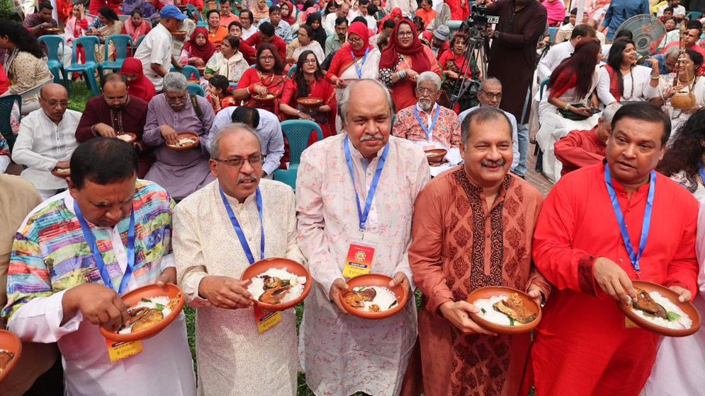 জাতীয় প্রেস ক্লাবে বর্ণাঢ্য বর্ষবরণ