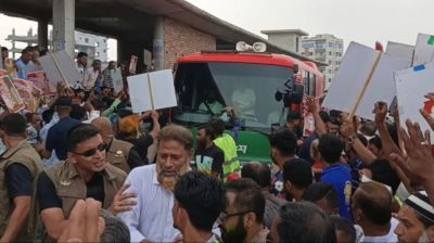 প্রধানমন্ত্রীর গাড়ি বহর থামিয়ে বিএনপি নেতার মুক্তি দাবি