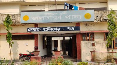 মন্দিরের সামনে গলাকাটা লাশ