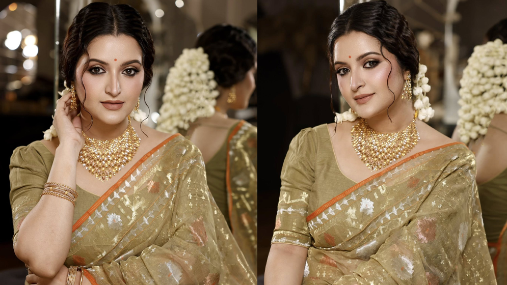 মায়ের শাড়ি দিয়ে বৈশাখের জামা বানাতেন পরীমনি