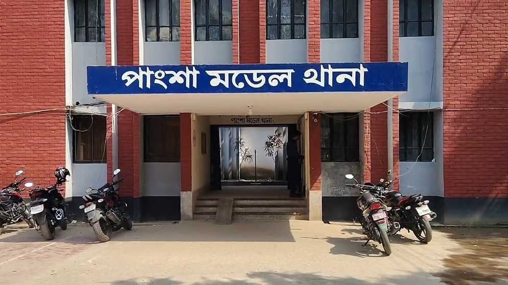 মাইক্রোবাসে সংঘবদ্ধ ধর্ষণ, পাংশার তরুণ দল সভাপতিসহ গ্রেফতার ২