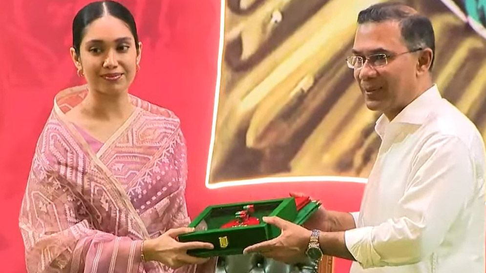 খালেদা জিয়ার পক্ষে স্বাধীনতা পুরস্কার নিলেন জাইমা রহমান