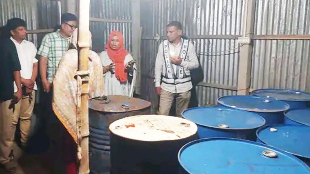বগুড়ায় সাড়ে ৬ হাজার লিটার ডিজেল জব্দ