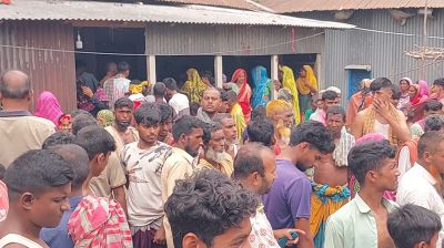 বাবার কোলে থাকা ৫ বছরের শিশুকে কুপিয়ে হত্যা
