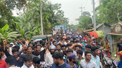 জ্বালানি তেলের দাবিতে সড়ক অবরোধ