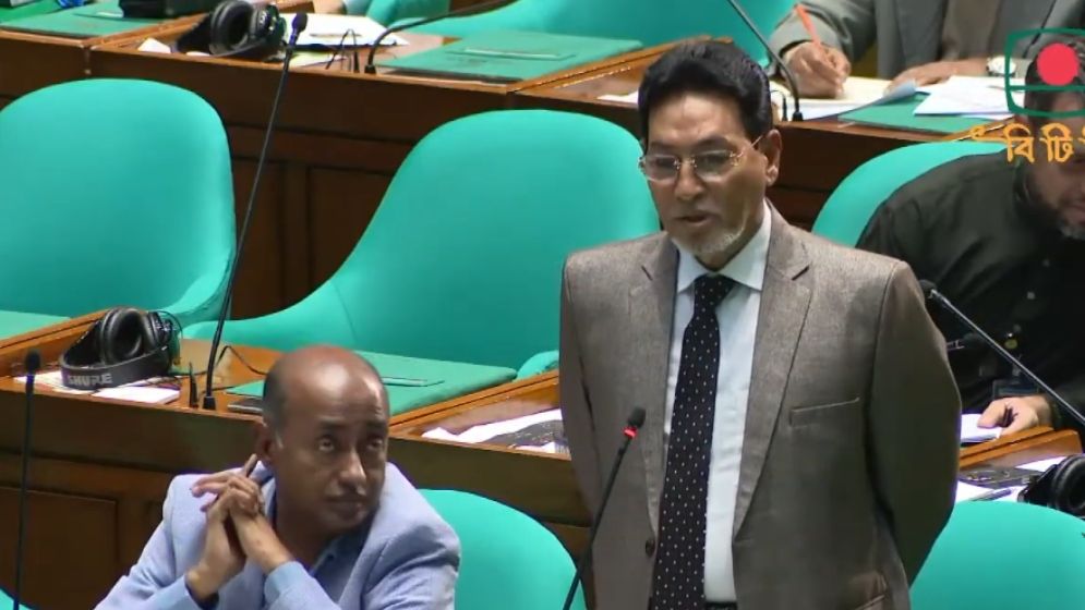 সংসদে প্রধানমন্ত্রীকে নিয়ে লেখা কবিতা পড়লেন চিফ হুইপ