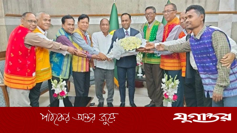 জাতীয় সংসদ অধিবেশনে উপজাতি ও খ্রিষ্টান যাজকদের পর্যবেক্ষণ